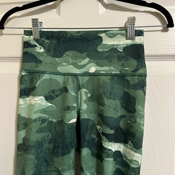 Fabletics Like New Define PowerHold® High-Waisted 7/8 Legging Celadon Zenith XS - Picture 4 of 5